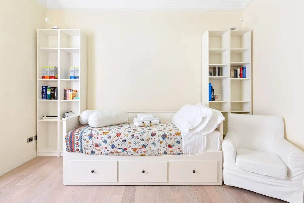 Corso Vercelli Elegant Apartment