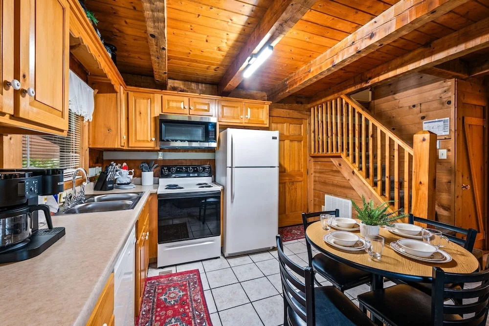 Hot Tub Pool Table Fireplace Views Relax