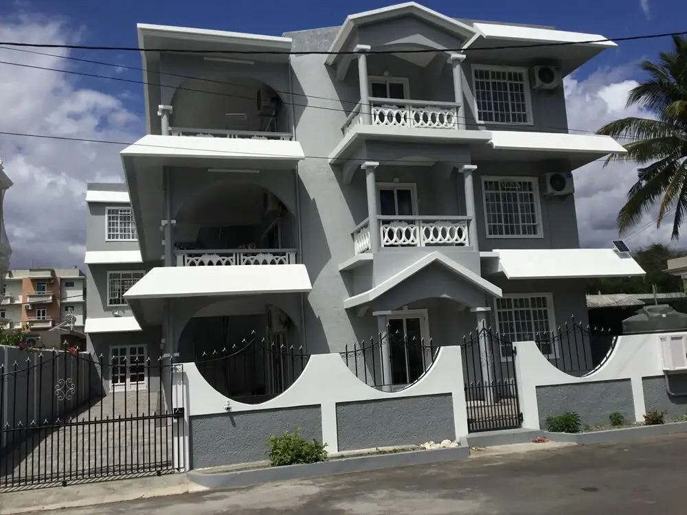 Immaculate 3-bed Apartment in Flic en Flac