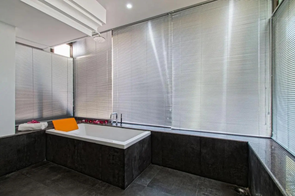 Villa Calangute Phase 17 -16 or 17BHK -Great For Large Groups