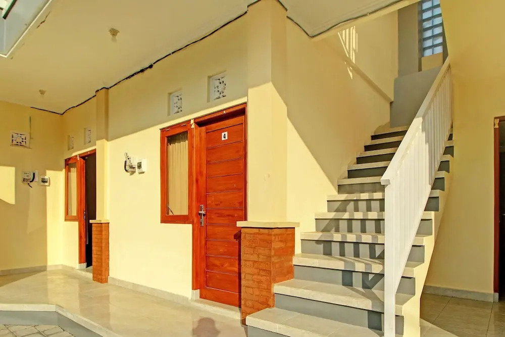 OYO 92952 Nirmala Guest House