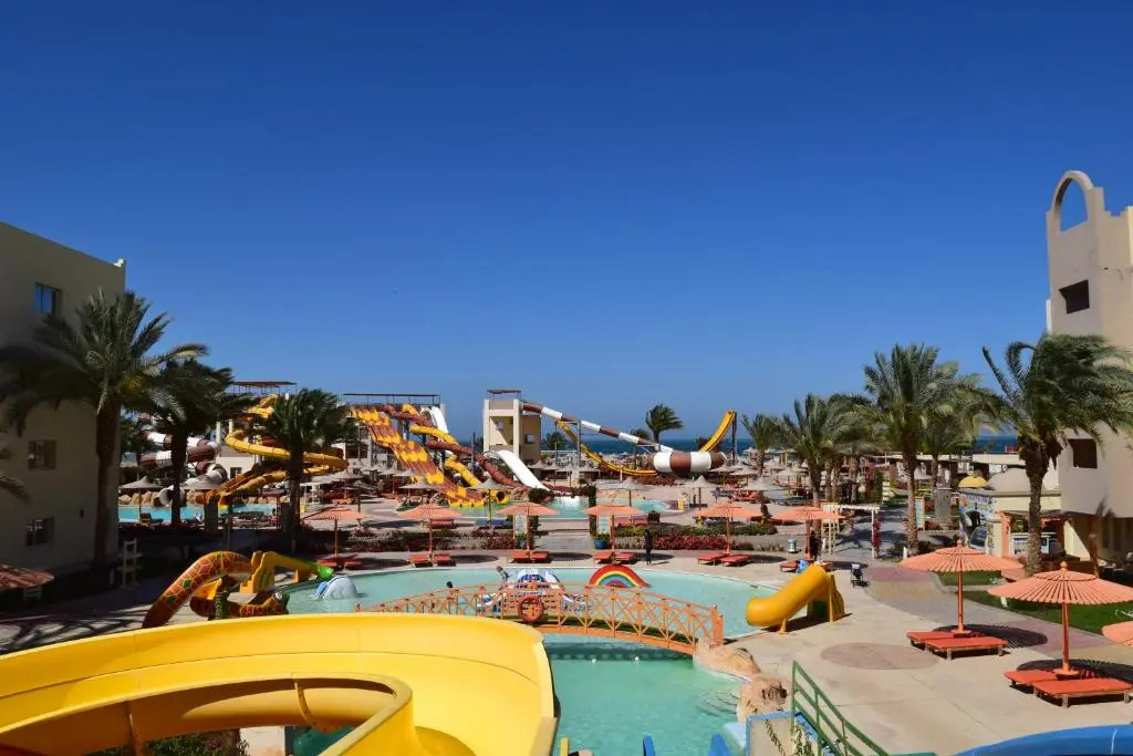 Karma Hotel Studio with beach and pools-foreign guests only