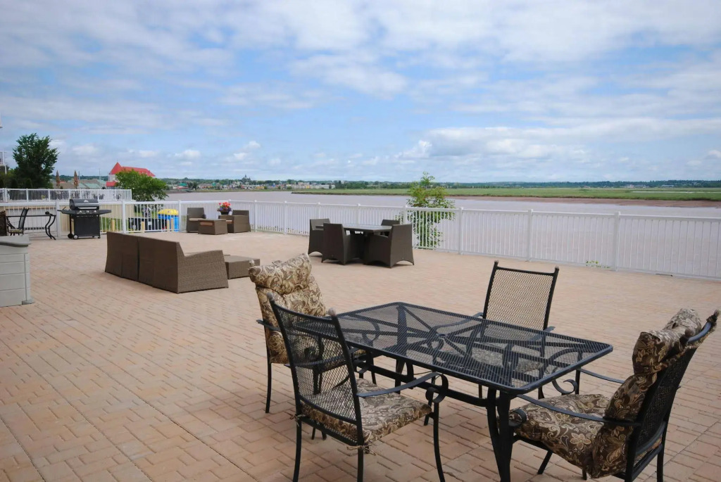 Premiere Suites Moncton