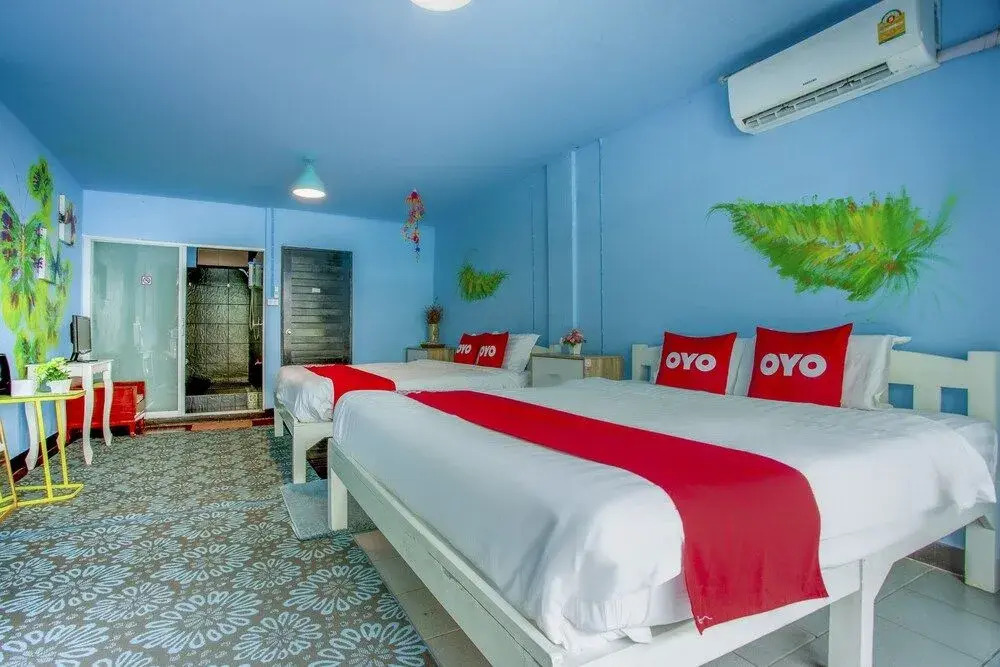 OYO 75303 V Home Guesthouse Sunday Night Market