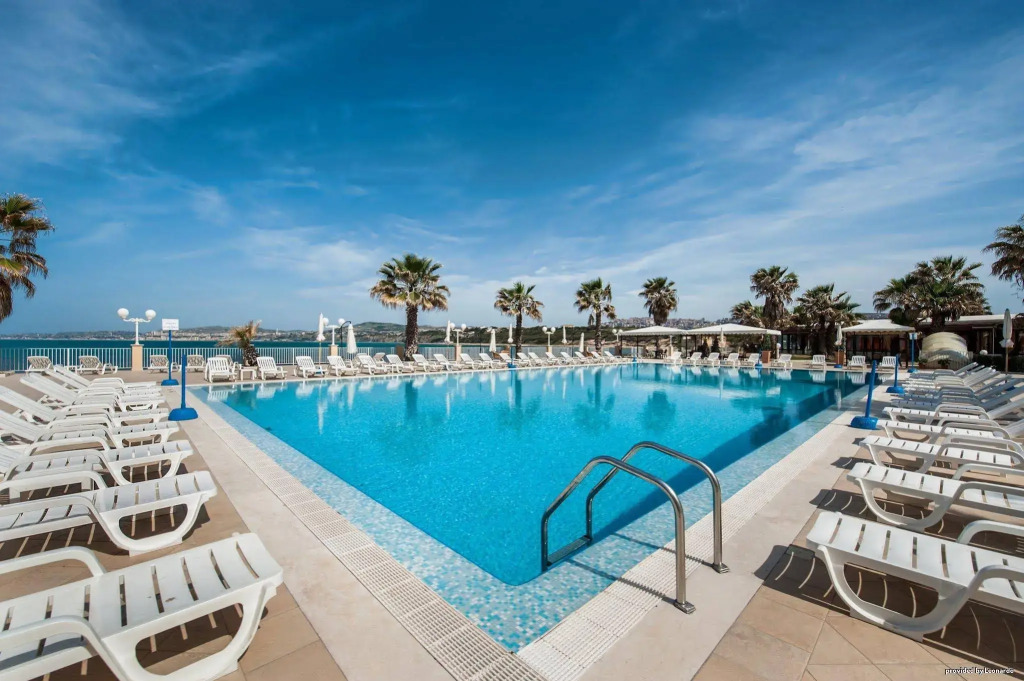 Dioscuri Bay Palace
