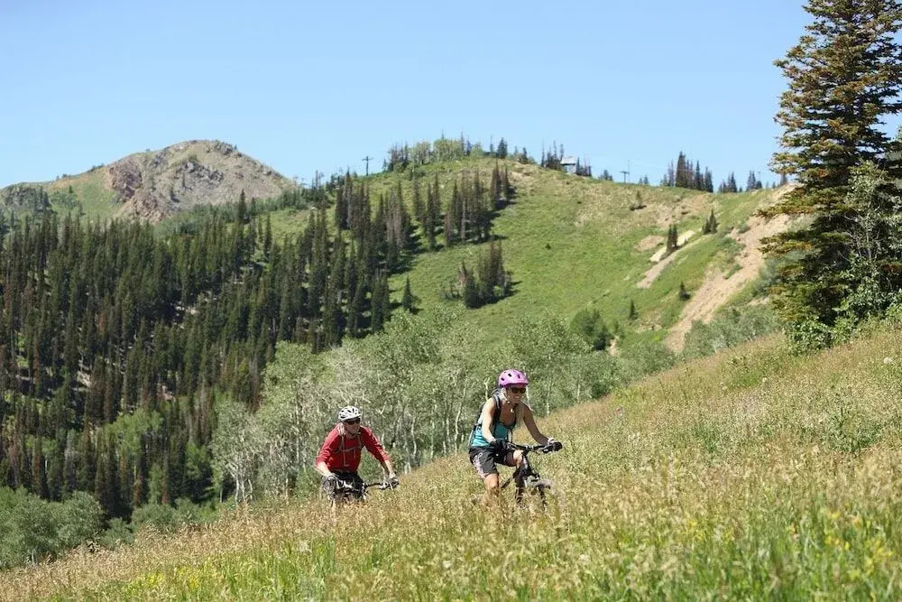 Enormous Condo with Stunning Mountain Views by RedAwning - Save 20% on 7+ Nights!