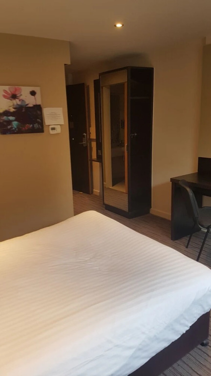 Redbridge Lodge