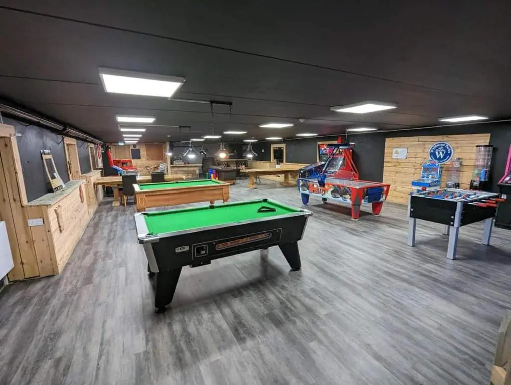 Apple Tree Lodge, Hot Tub, 3 Bedroom, 2 Bars