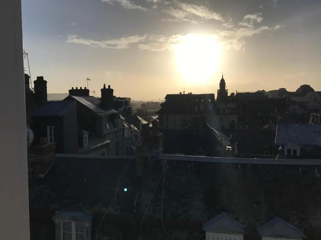 Le Cocooning T2 rénové et 5min à pied de la mer au cœur de Trouville