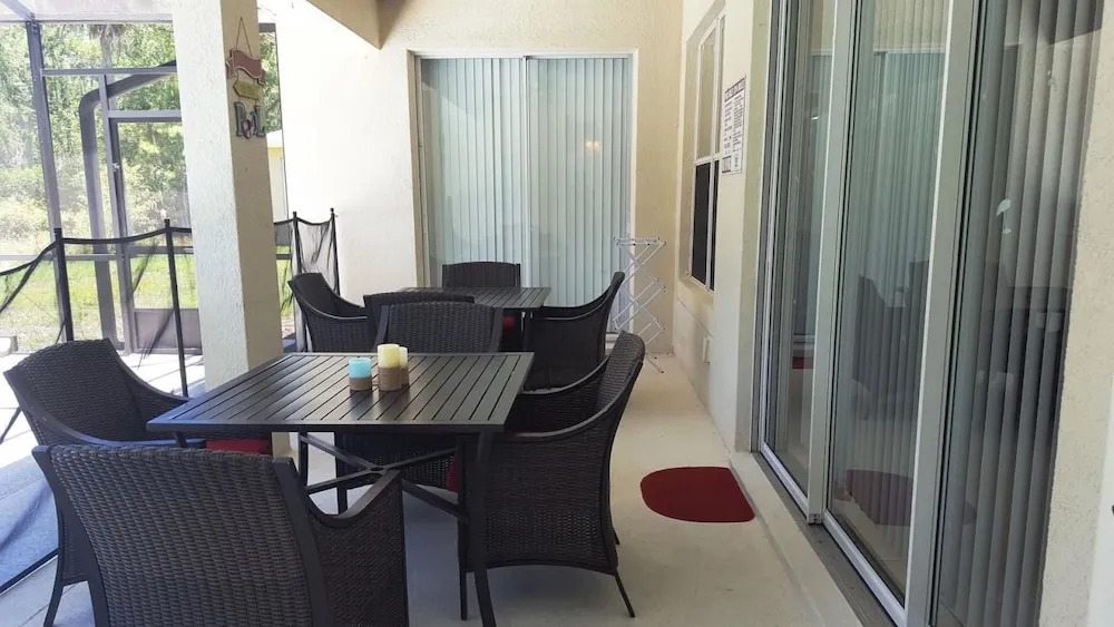 Spacious 6 Bedroom Villa