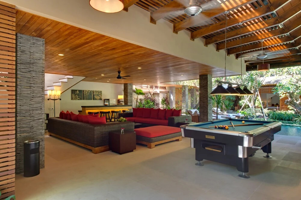 Villa 3br -100m to Kudetaseminyak Beach