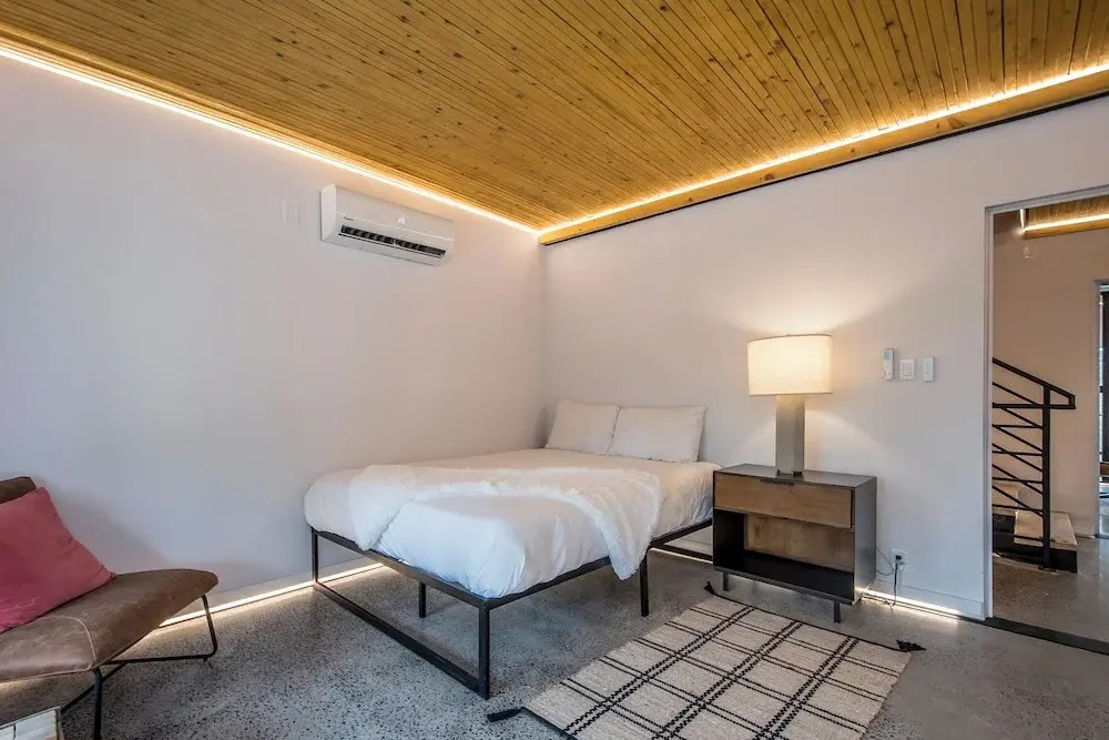 The Halifax Rooftop Home (Furnished)
