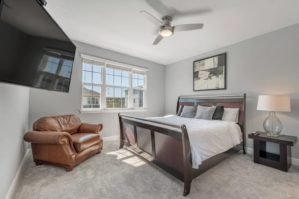 Home Near Disney Area-sleeps 14 Guest