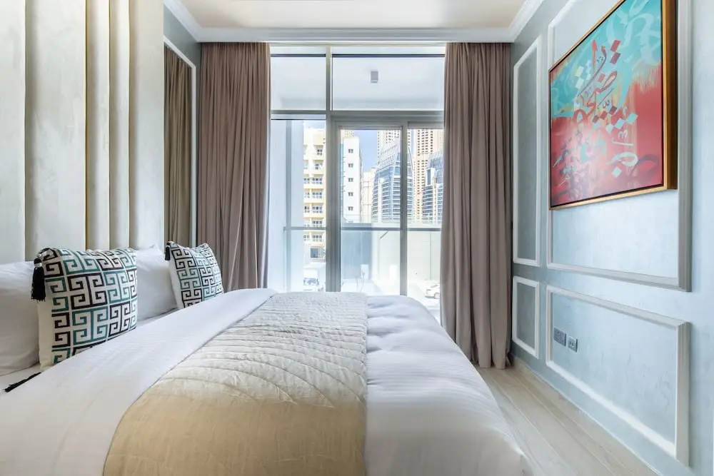 Modern Arabian Themed 1BR Apartment in Dubai Marina