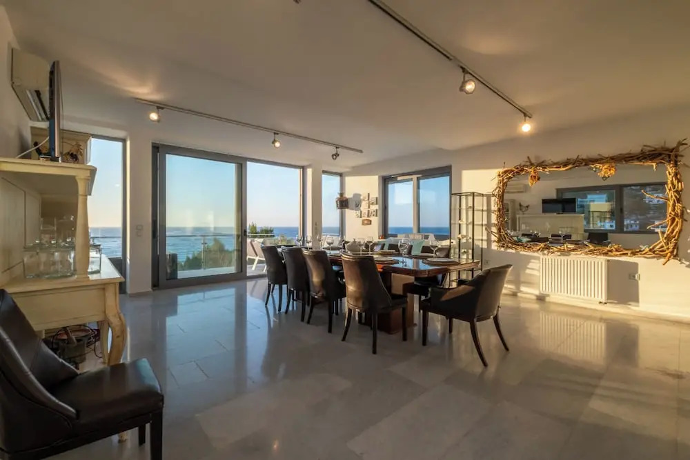 Icarus Luxury Beachfront Villa