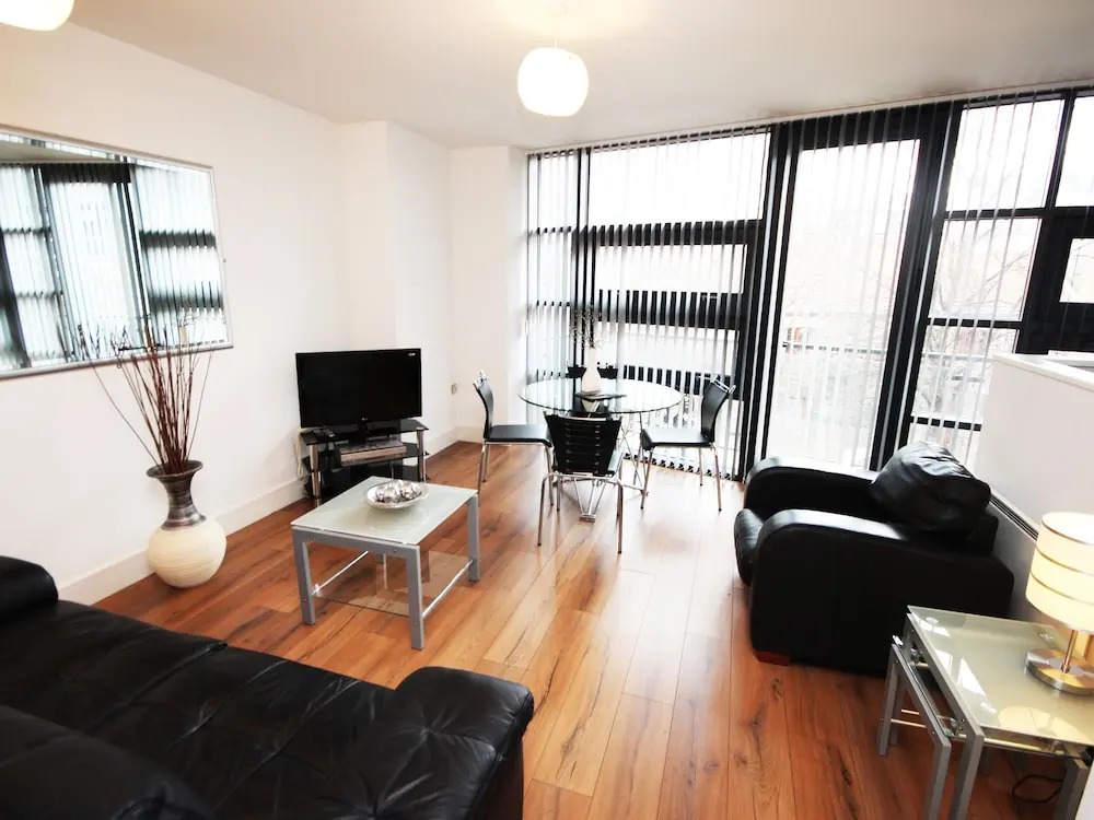 Friarsgate Apartment by Week2Week
