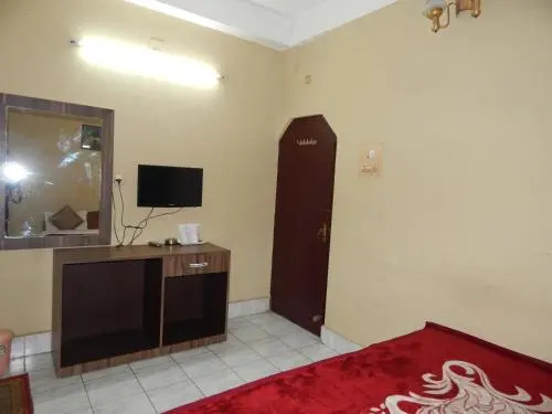 Breeze Hotel