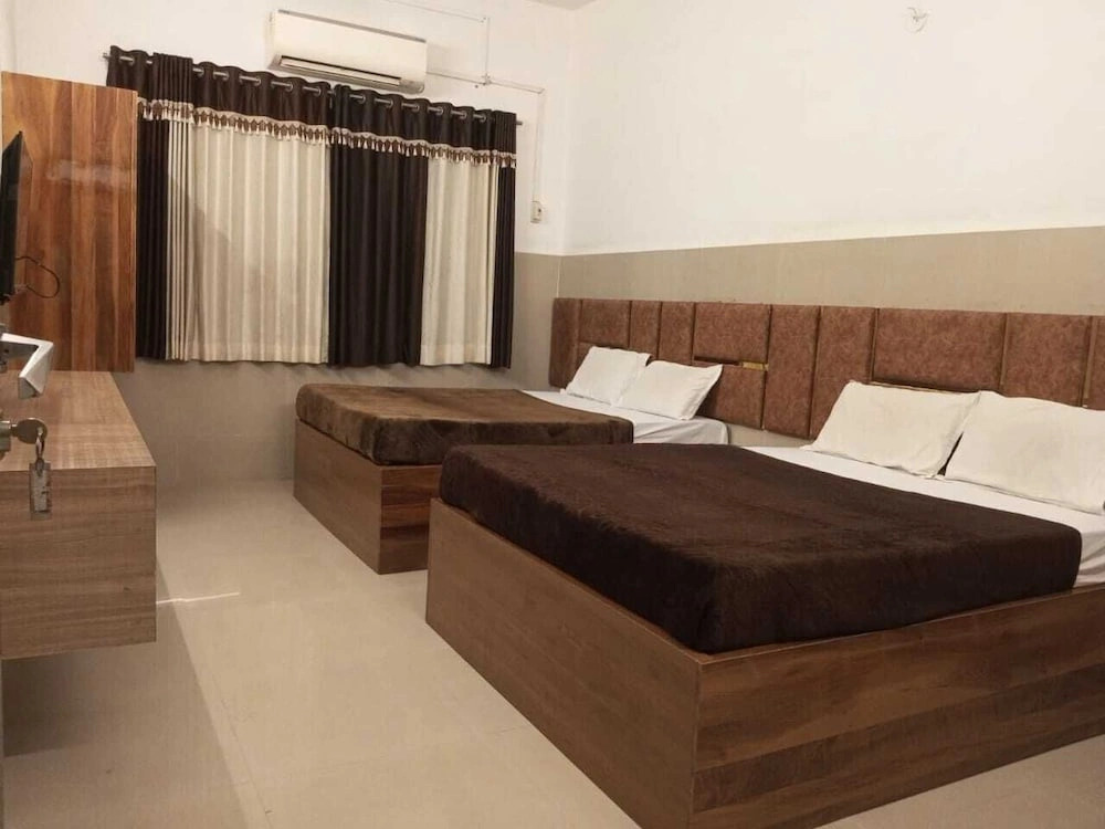 Hotel Crazy Home And Resort