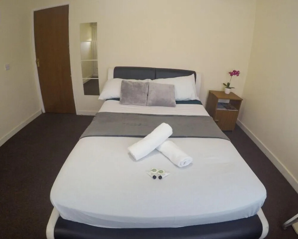 Donnington Bridge Road Rooms