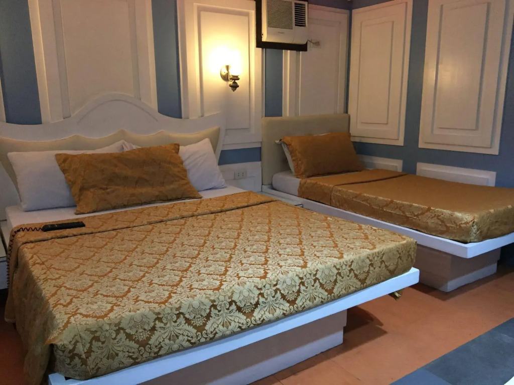 Icon Hotel