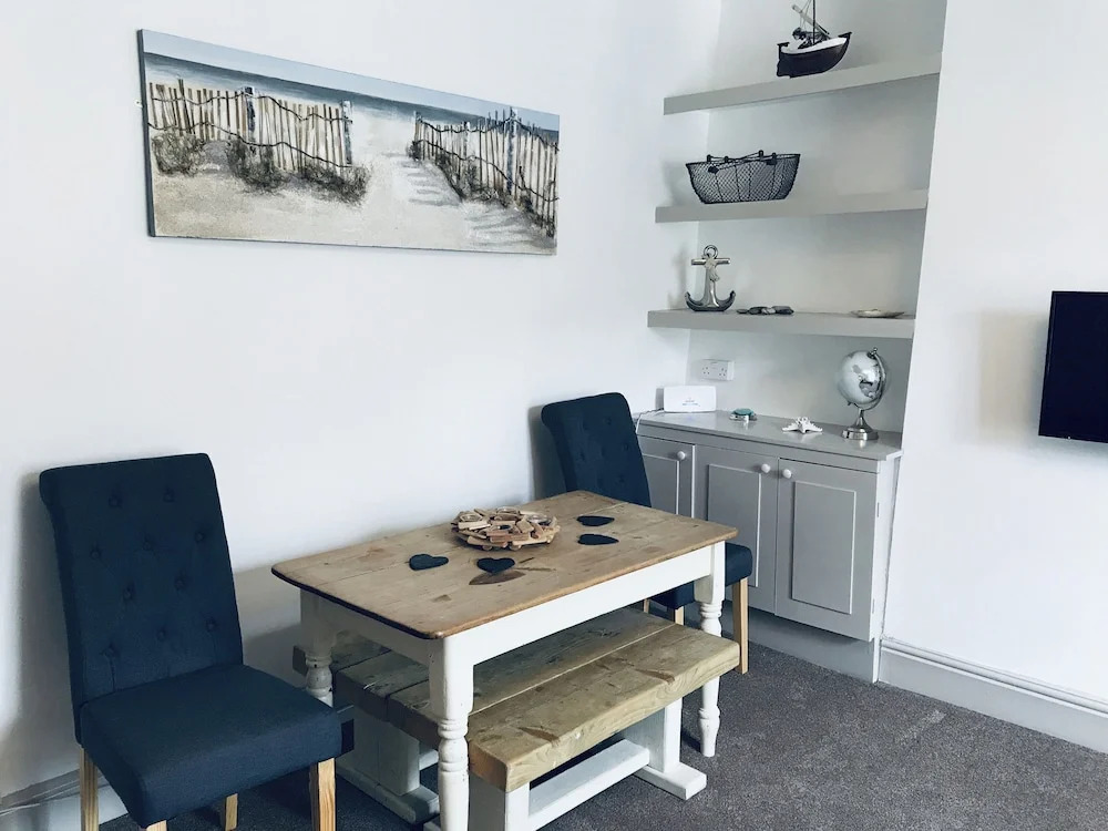 Air Sanitizers and Full Anti-Bacterial Cleaning Between Guests - Zoe's Place