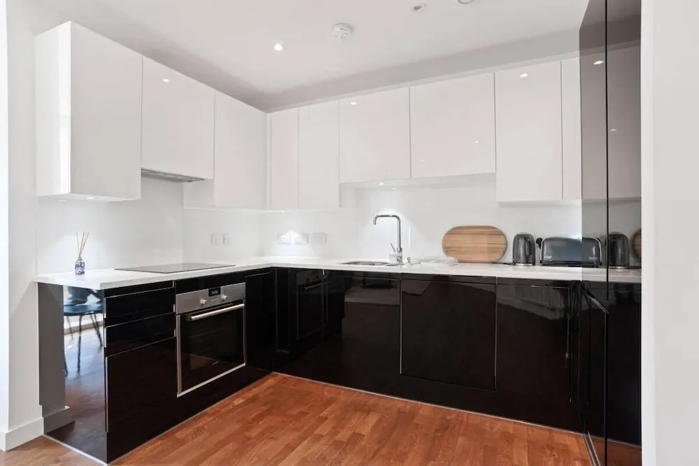 Stunning 1-bed apt W/roof Terrace in Canning Town