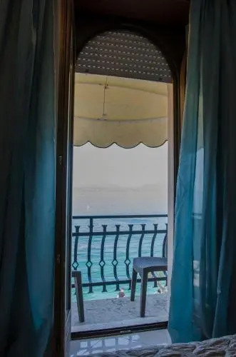 La Vista Postcard Hotel