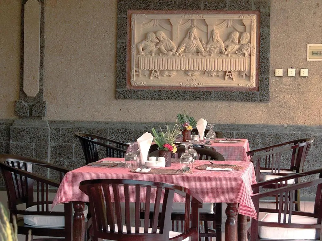 Puri Saron Hotel Madangan - Gianyar
