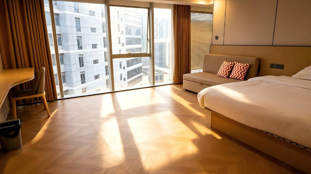 Paxin High-Altitude City View Apartment
