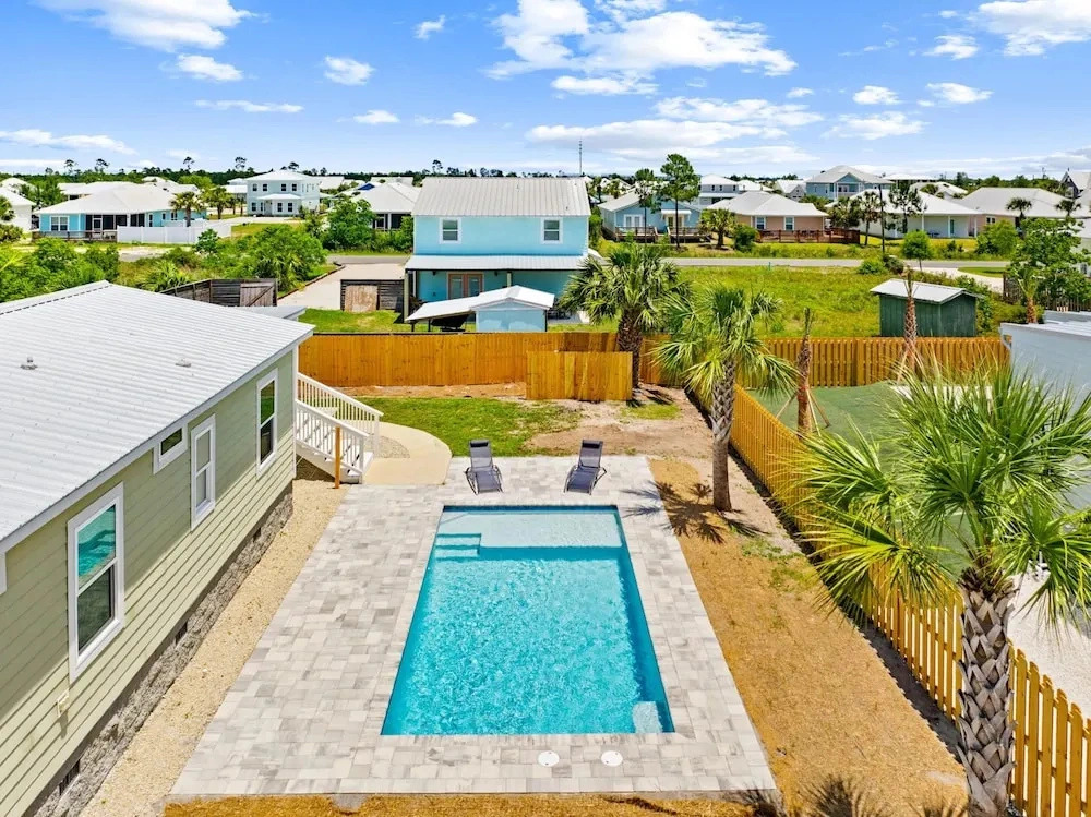 Pet Friendly Beach House - Lazy Palms