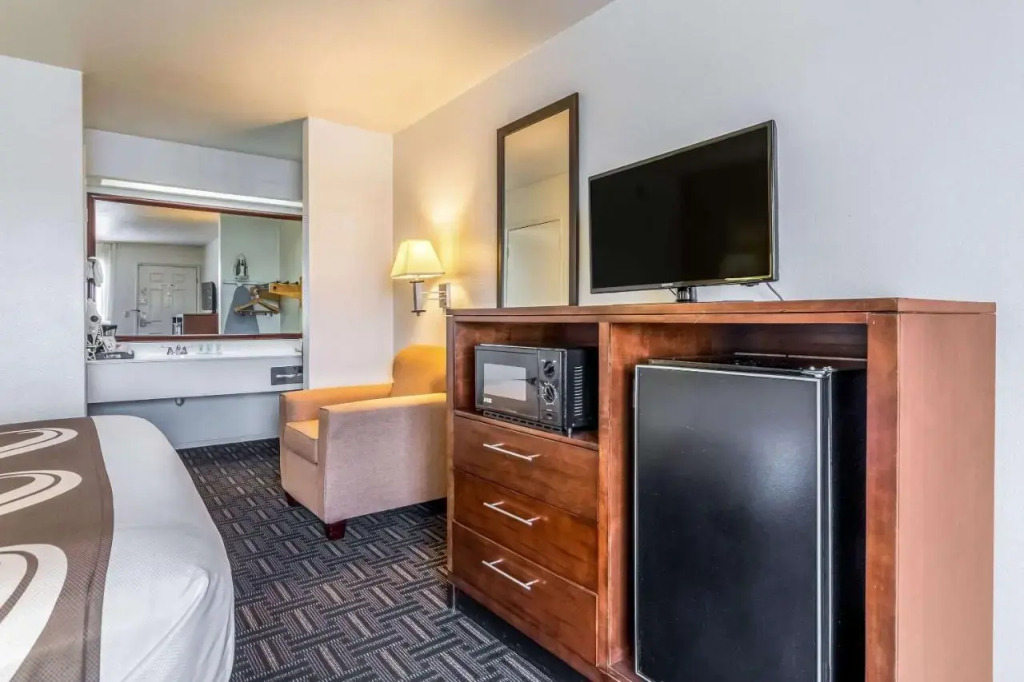Super 8 Motel - Fresno/North CA