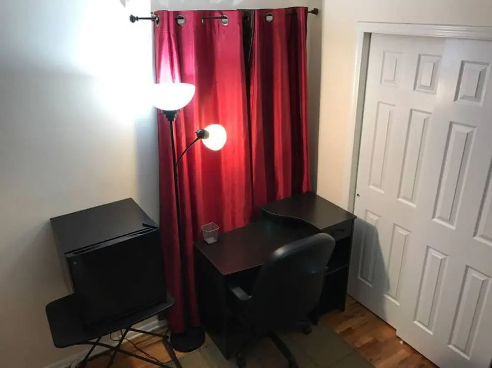 Private Room 2 - Near NYC, EWR & Outlet Mall