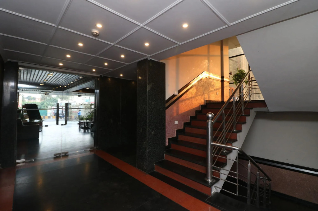 OYO 9978 Hotel Calista