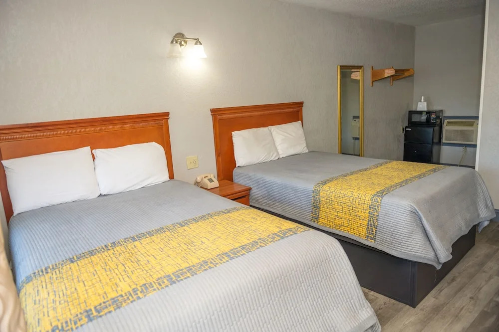 Riverside Inn and Suites