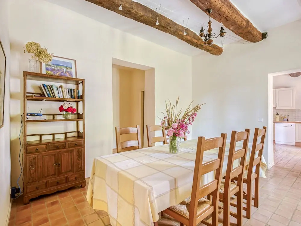 Quaint Holiday Home in Rustrel With Swimming Pool