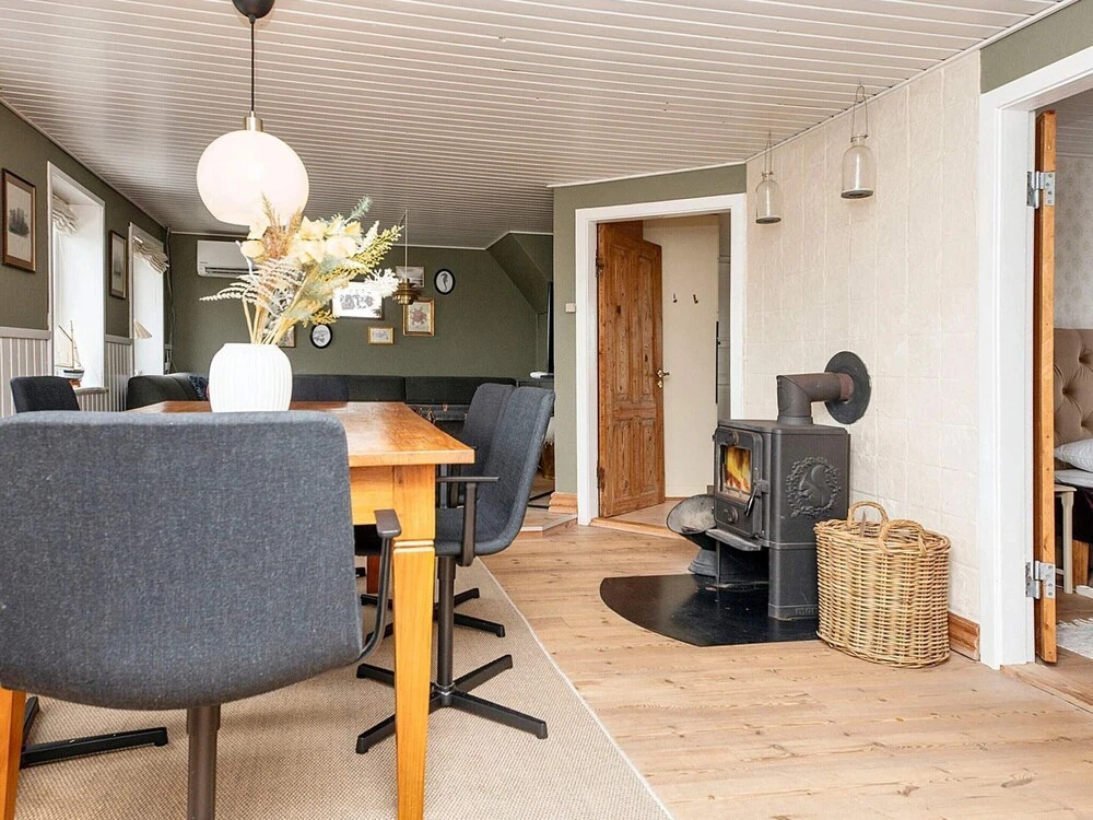 6 person holiday home in Harboøre