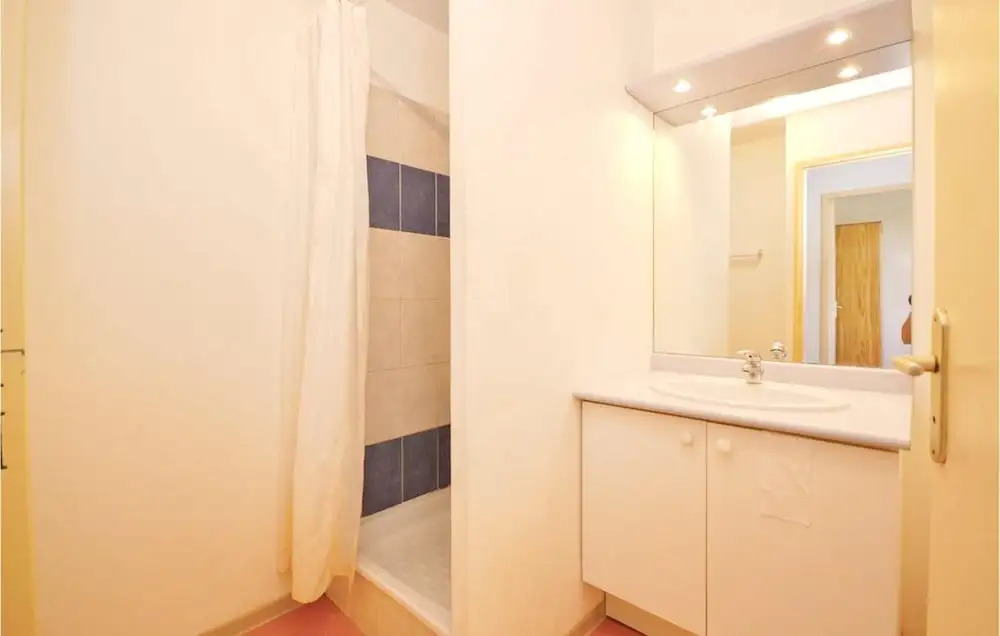 House With 2 Bedrooms In Calvisson With Pool Access And Furnished Garden 5 Km From The Beach