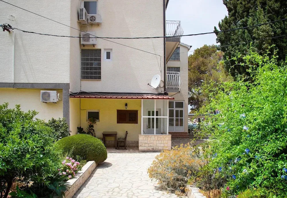 Beachfront Apartment Gaj 12
