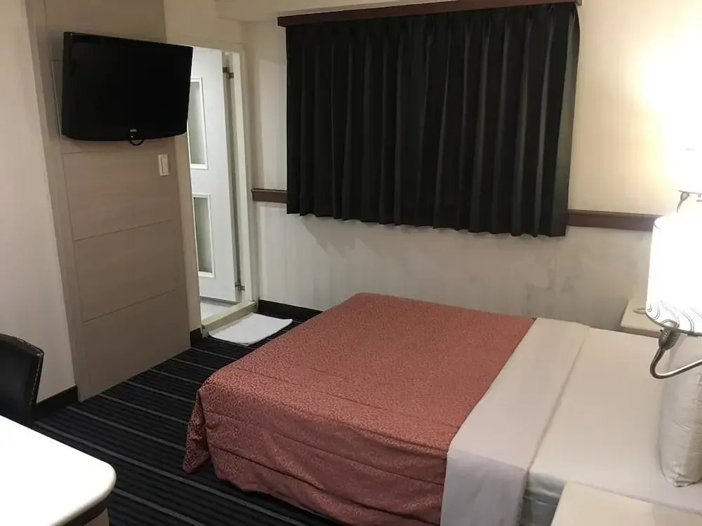 CaRry Hotel