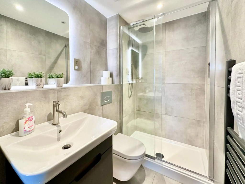 Icona Luxury Apartment - Minster Views & Allocated parking