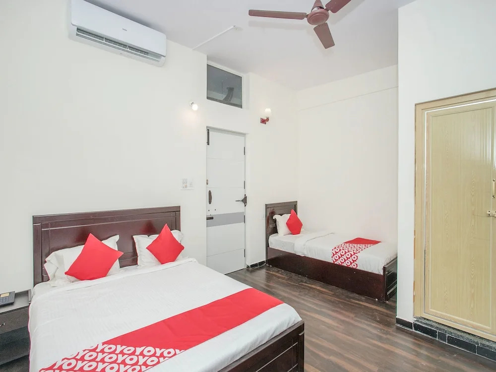 OYO 14430 Sunshine Grand