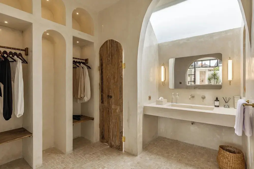 Bohemian 2BR Private Suites By Orivista