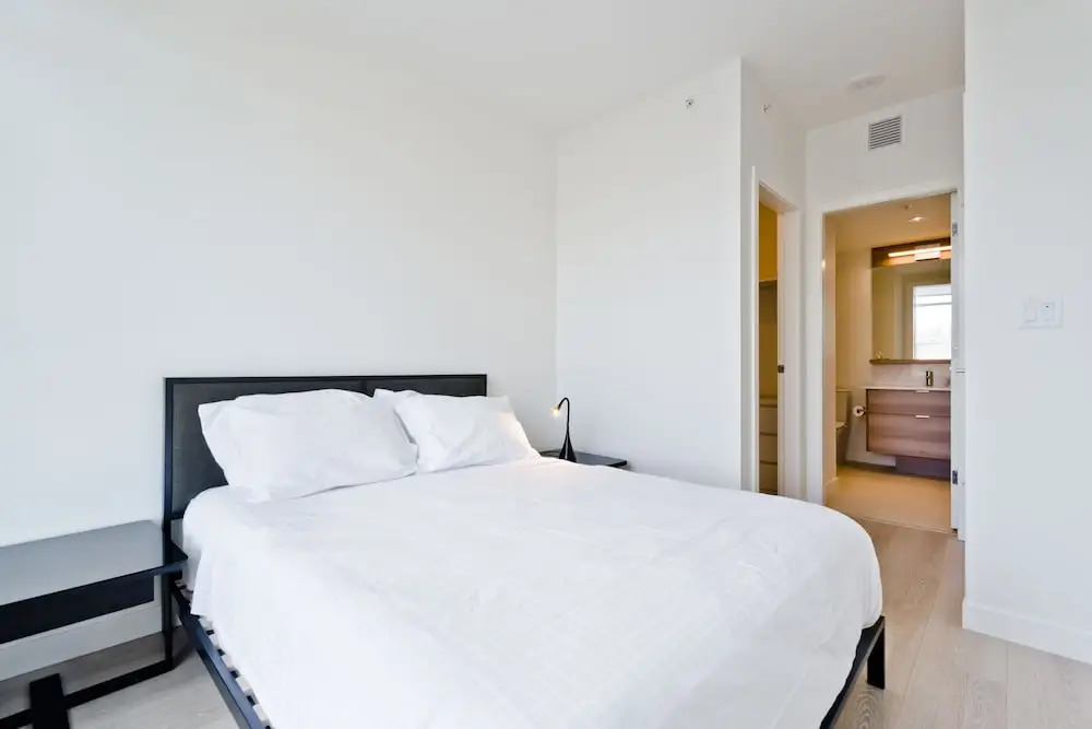 Suite Digs Waterfront