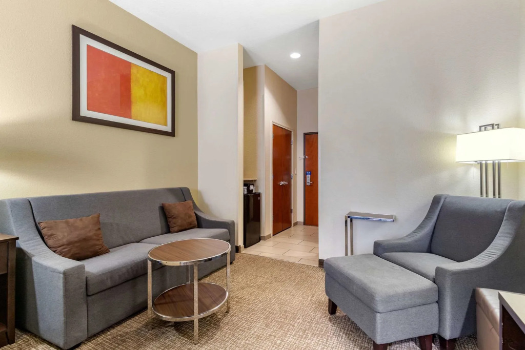 Comfort Inn & Suites Lakeside
