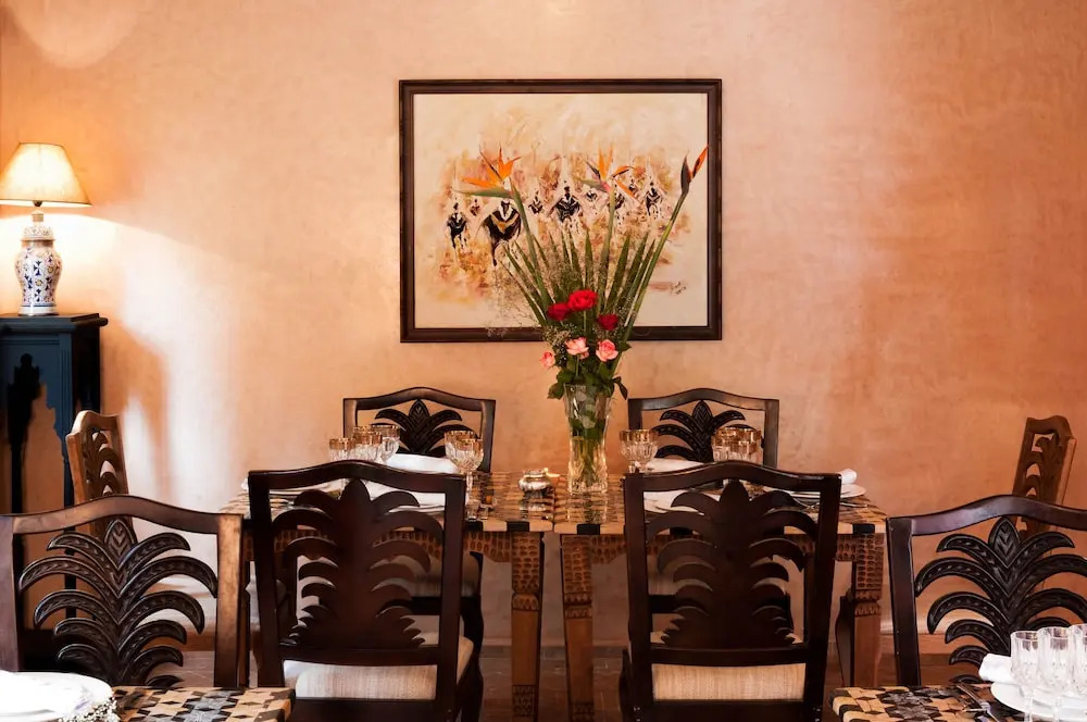 Charming villa in the heart of Marrakech palm grove