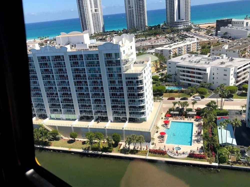 Le Marina Bay 1003 by Go Florida Condo, Sunny Isles