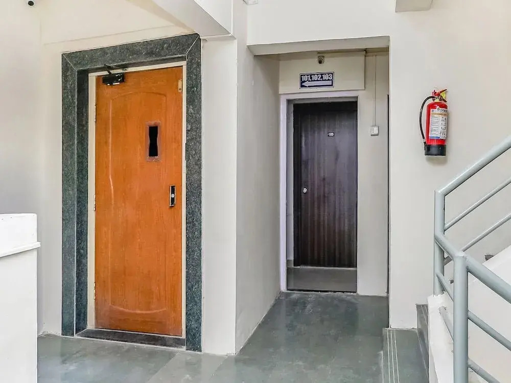 Hotel Blue Orchid By OYO Rooms