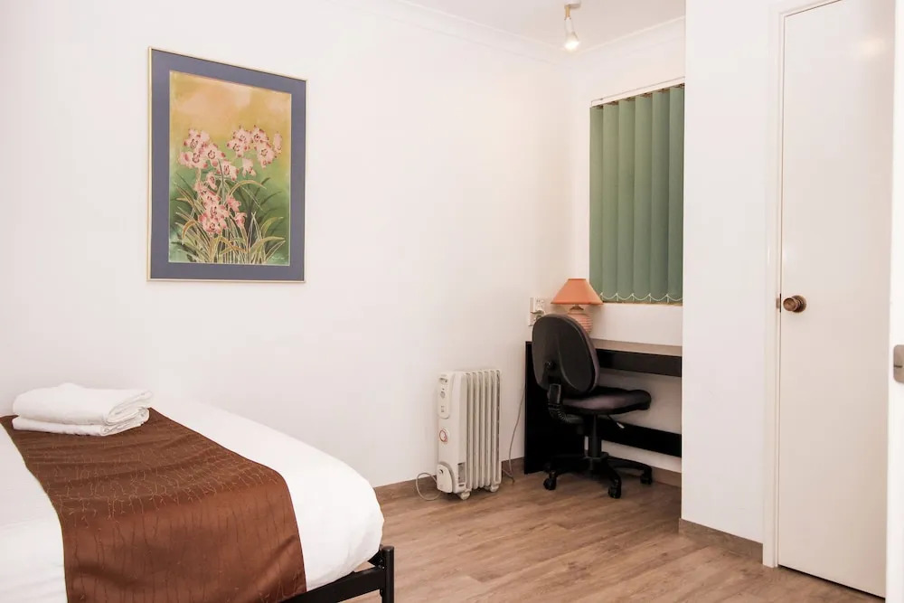 St James Cosy Home - Best Value