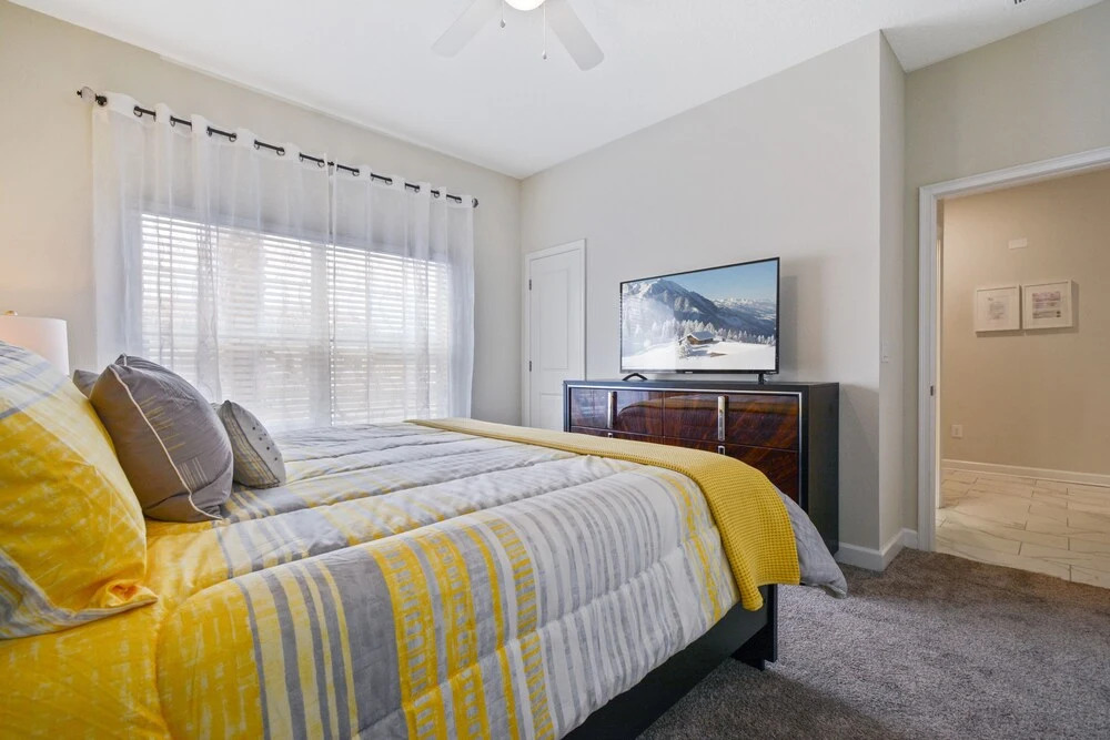 Four Bedroom close to Disney w/ Pool 4898