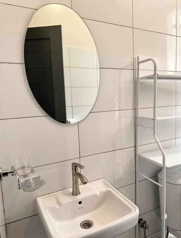 LivLuxe Apartments 6